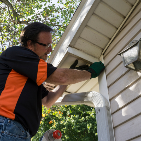 Vinyl Siding Repair.png